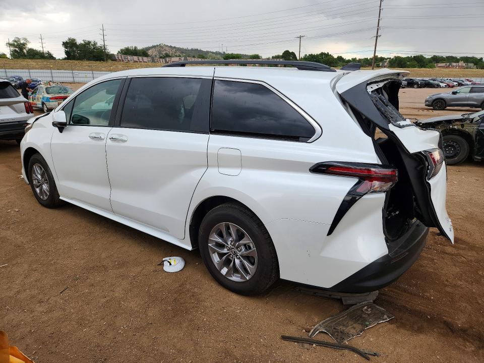 Photo 2 from auction – 2026 TOYOTA SIENNA with VIN 5TDYSKFCXTS230852