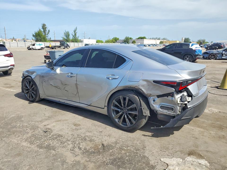 Photo 2 from auction – 2021 LEXUS IS with VIN JTHAA1D27M5111087