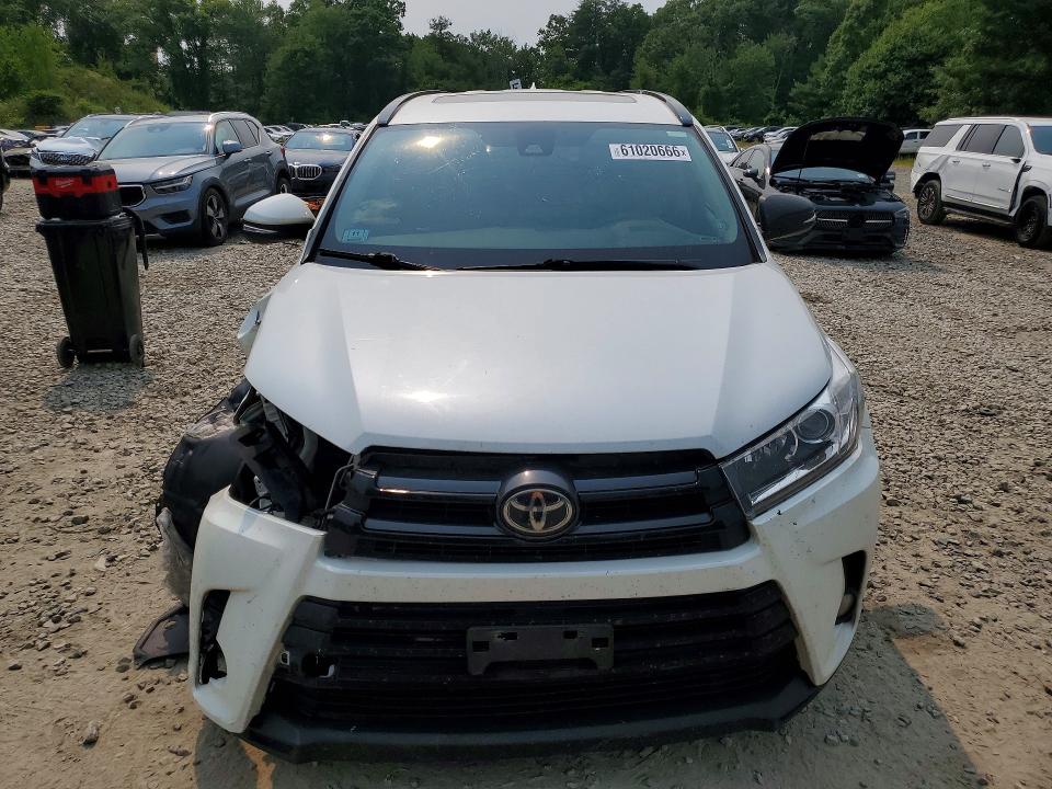 Zdjęcie 5 z aukcji – 2017 TOYOTA HIGHLANDER z VIN 5TDJZRFH3HS517684