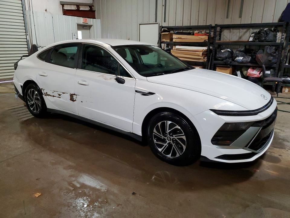 Снимка 4 от търг – 2026 HYUNDAI SONATA HYBRID с VIN KMHL24JJ6TA160884