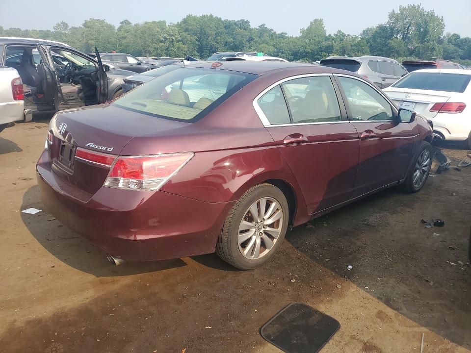 Photo 3 from auction – 2011 HONDA ACCORD with VIN 1HGCP2F88BA115266