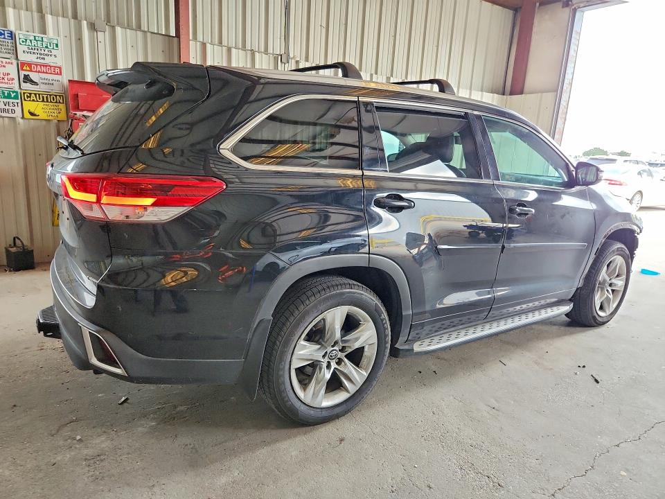 Photo 3 from auction – 2018 TOYOTA HIGHLANDER with VIN 5TDYZRFH5JS270253