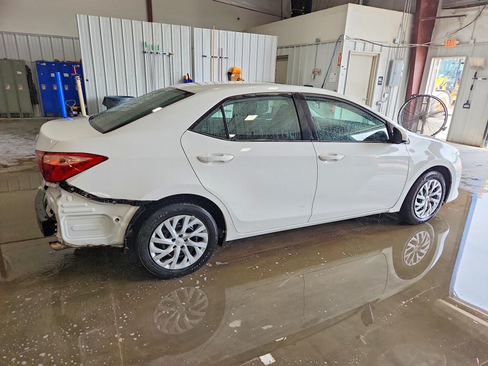 Photo 3 from auction – 2018 TOYOTA COROLLA with VIN 5YFBURHE1JP813145