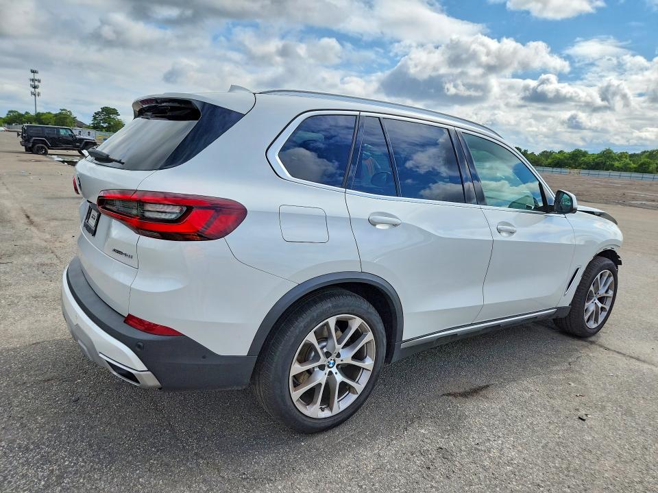 Photo 3 from auction – 2022 BMW X5 with VIN 5UXCR6C02N9N33664