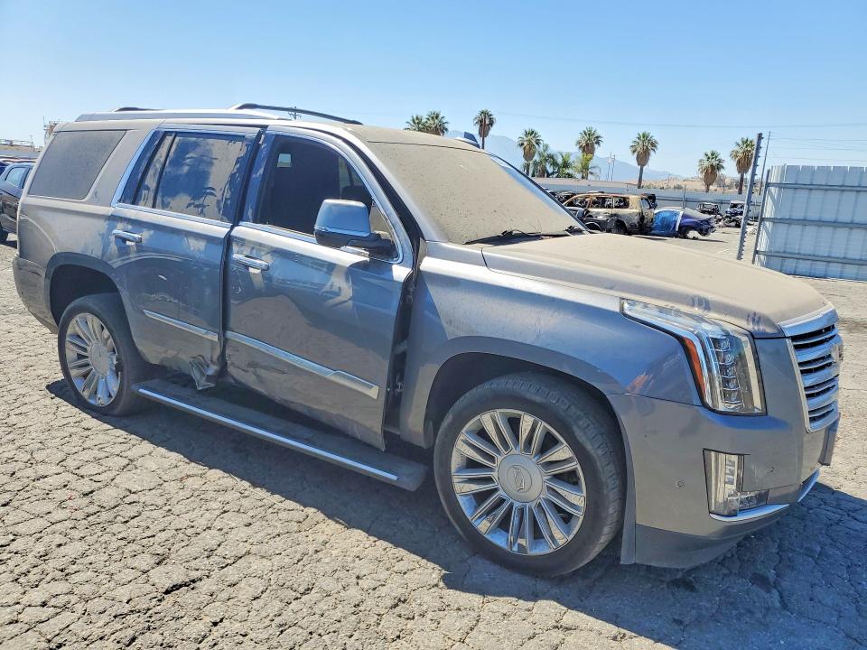 Снимка 4 от търг – 2019 CADILLAC ESCALADE с VIN 1GYS4DKJ9KR355042