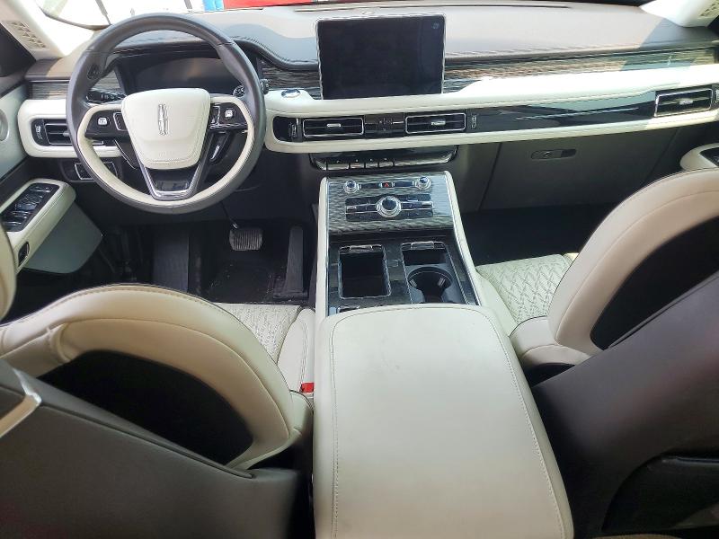 Photo 8 from auction – 2023 LINCOLN AVIATOR with VIN 5LM5J9XC0PGL20243