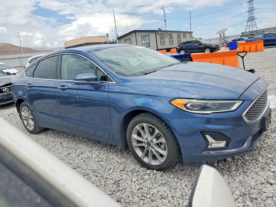 Photo 4 from auction – 2019 FORD FUSION with VIN 3FA6P0SU6KR114986