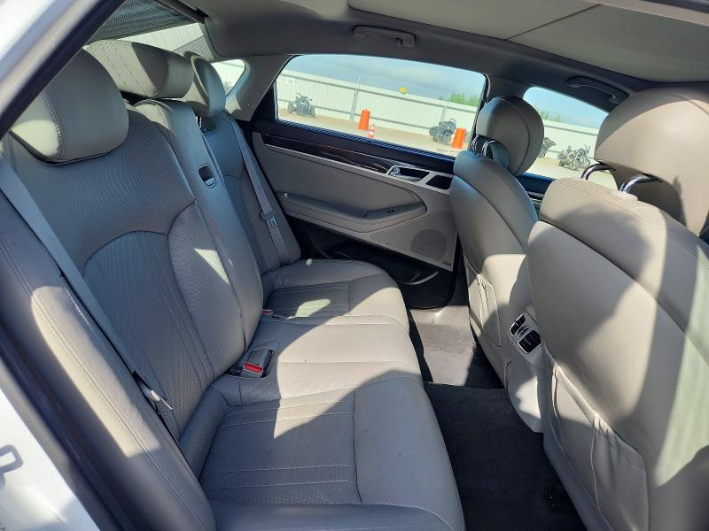 Photo 10 from auction – 2016 HYUNDAI GENESIS with VIN KMHGN4JE8GU127529