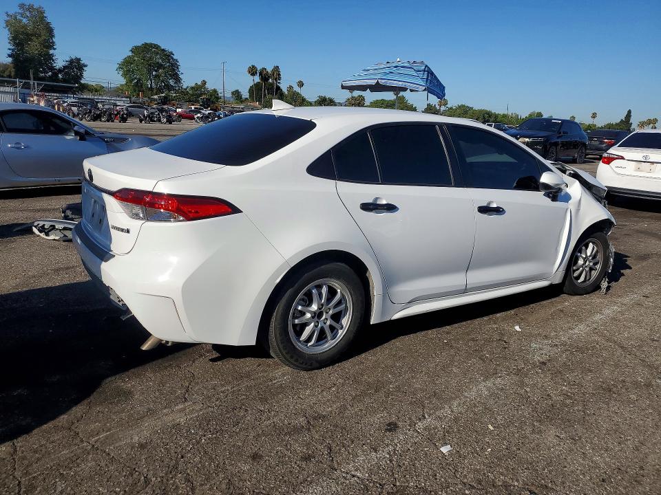 Photo 3 from auction – 2022 TOYOTA COROLLA with VIN JTDEAMDEXN3010637