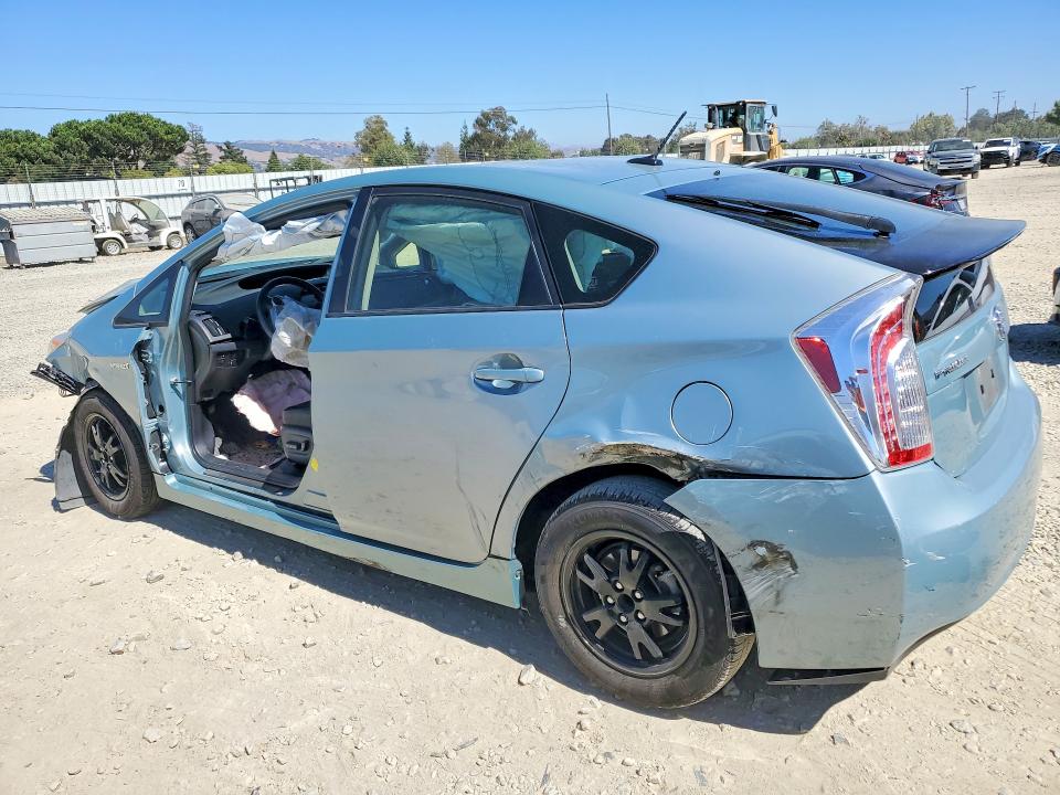 Photo 2 from auction – 2014 TOYOTA PRIUS with VIN JTDKN3DU4E1777730