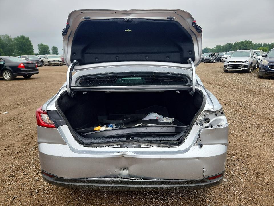 Photo 6 from auction – 2026 TOYOTA CAMRY with VIN 4T1DBADK2TU551388