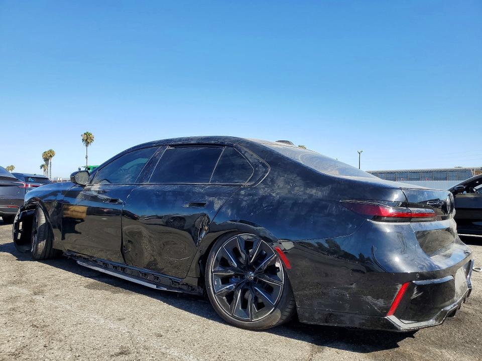 Photo 2 from auction – 2025 BMW I7 with VIN WBY43EJ08SCU94256