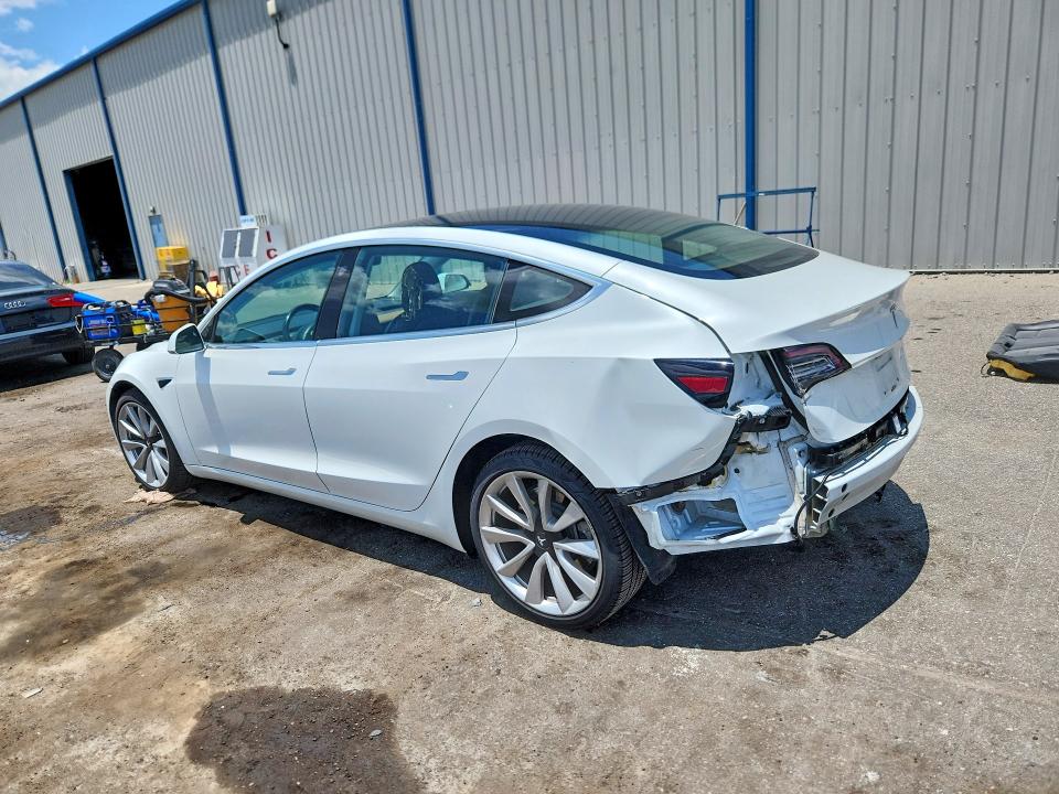 Zdjęcie 2 z aukcji – 2018 TESLA MODEL 3 z VIN 5YJ3E1EA9JF154604