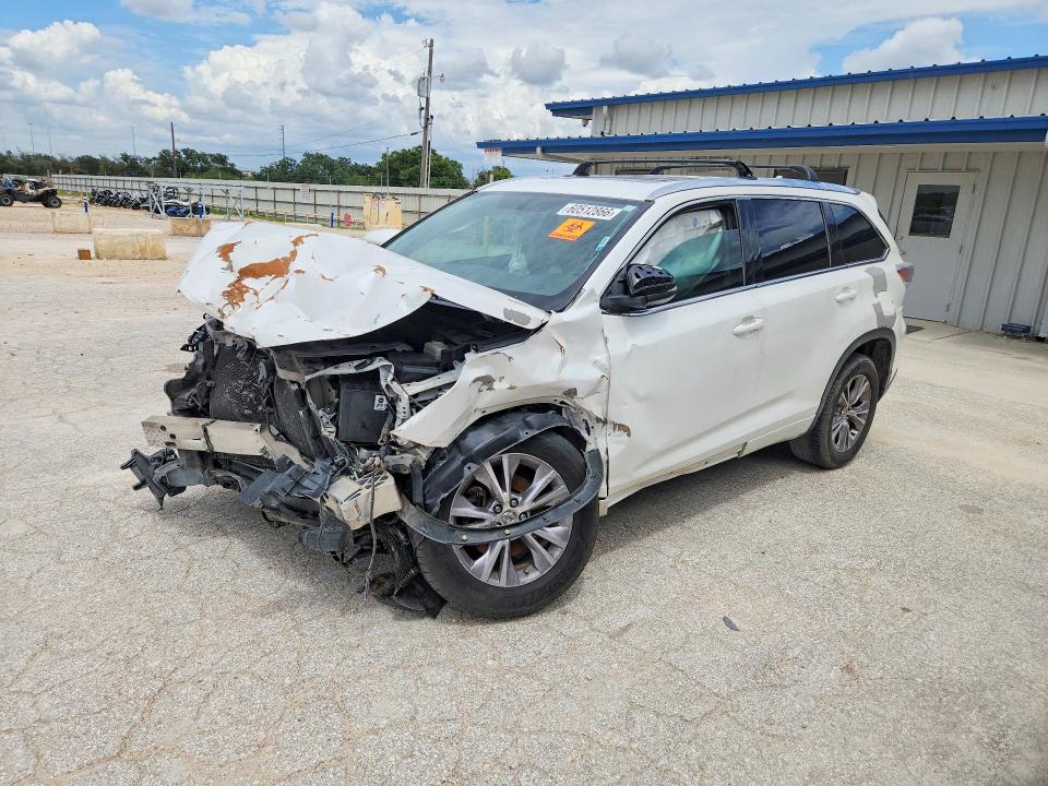 TOYOTA HIGHLANDER 2015 with VIN 5TDKKRFHXFS113545 - Photo from auction