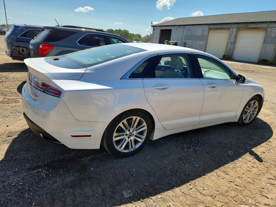 Photo 3 from auction – 2015 LINCOLN MKZ with VIN 3LN6L2G91FR610124