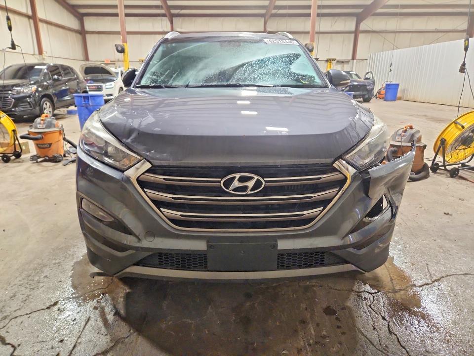 Photo 5 from auction – 2016 HYUNDAI TUCSON with VIN KM8J3CA29GU159000