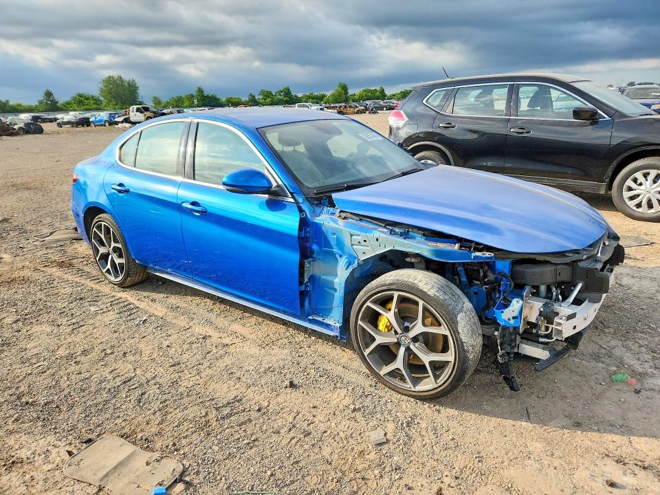 Photo 4 from auction – 2019 ALFA ROMEO GIULIA with VIN ZARFANAN9K7608520