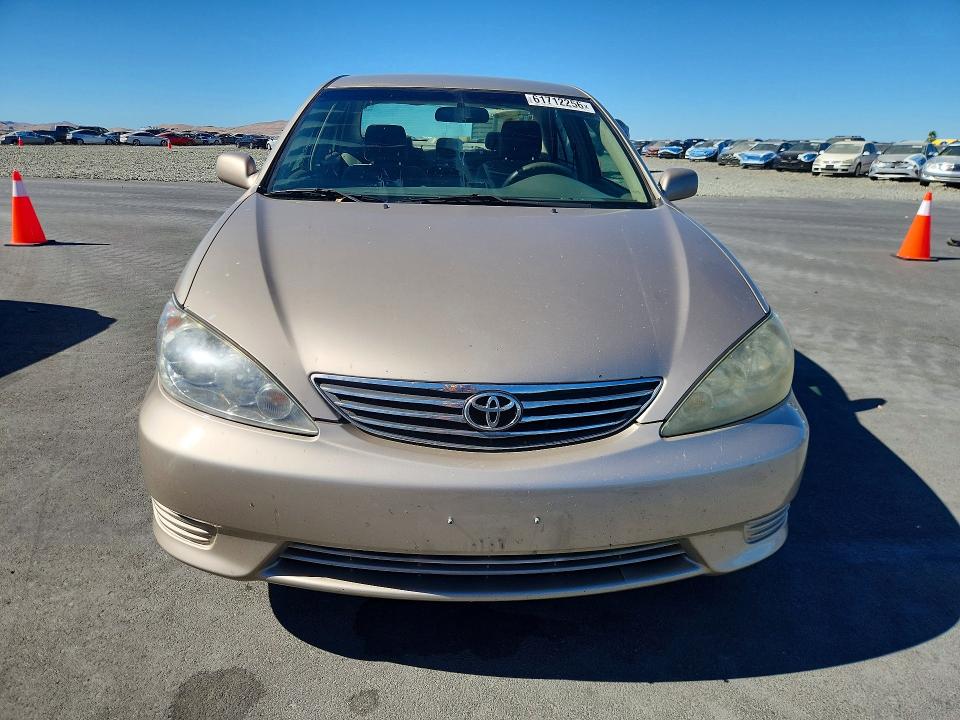 Photo 5 from auction – 2005 TOYOTA CAMRY with VIN 4T1BE32K95U013142