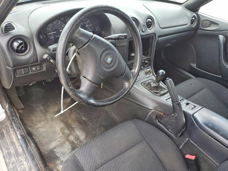 Photo 8 from auction – 1999 MAZDA MX-5 MIATA with VIN JM1NB3533X0101838