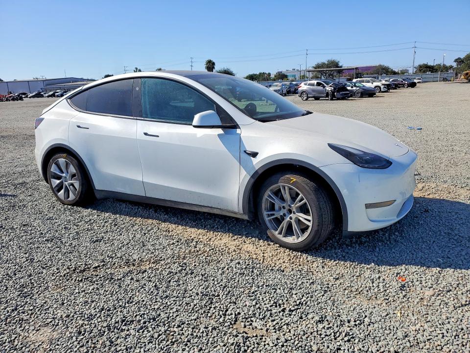 Photo 4 from auction – 2024 TESLA MODEL Y with VIN 7SAYGDED2RF088276
