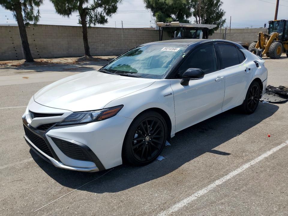 Photo 1 from auction – 2021 TOYOTA CAMRY with VIN 4T1K31AK7MU028152