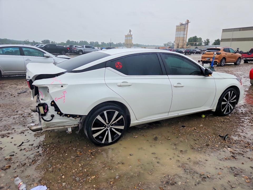 Photo 3 from auction – 2019 NISSAN ALTIMA with VIN 1N4BL4CWXKN318288