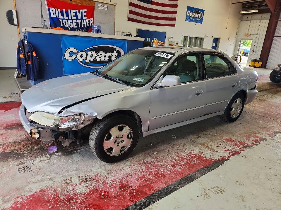 HONDA ACCORD 2002 with VIN 1HGCG16572A017152 - Photo from auction