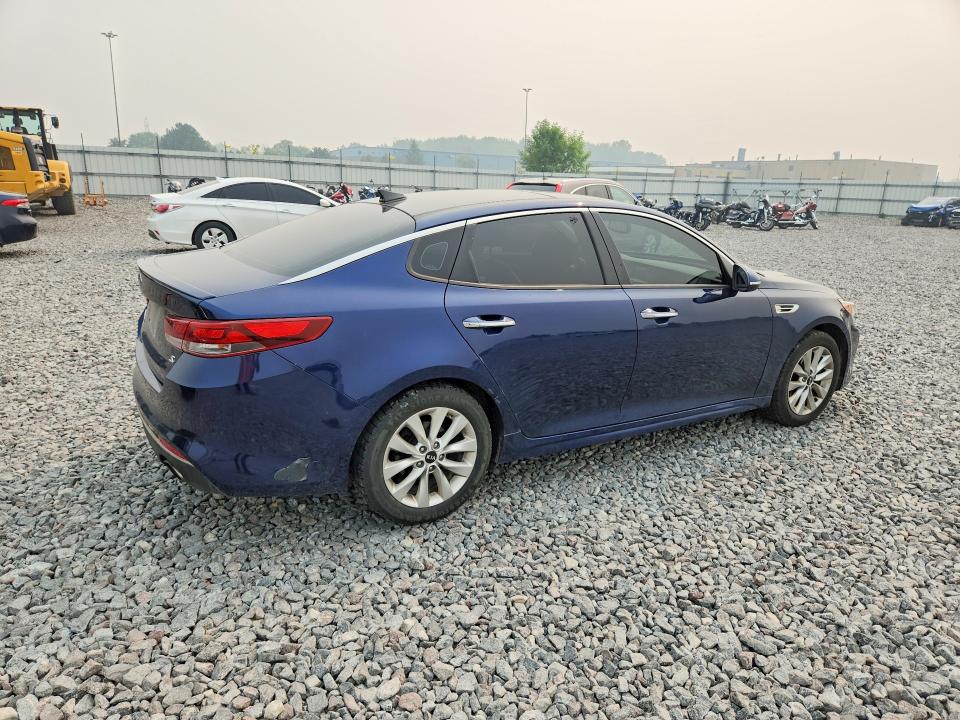 Photo 3 from auction – 2018 KIA OPTIMA with VIN 5XXGT4L37JG241573
