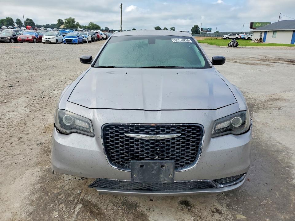 Photo 5 from auction – 2018 CHRYSLER 300 with VIN 2C3CCAAG5JH264547