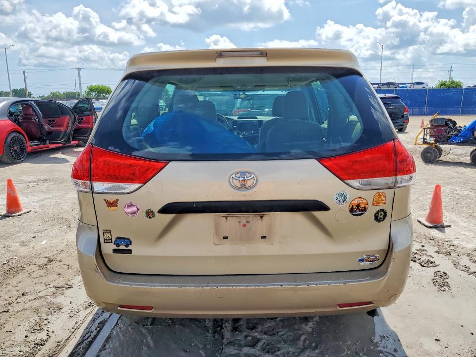 Photo 6 from auction – 2014 TOYOTA SIENNA with VIN 5TDZK3DCXES470225