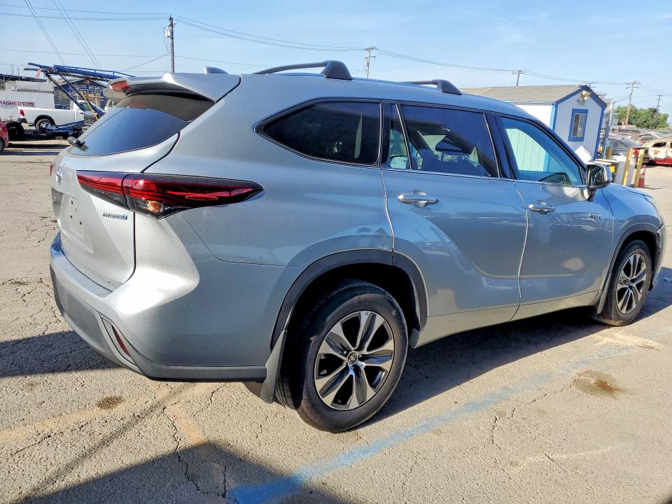 Photo 3 from auction – 2021 TOYOTA HIGHLANDER with VIN 5TDHARAH1MS506254
