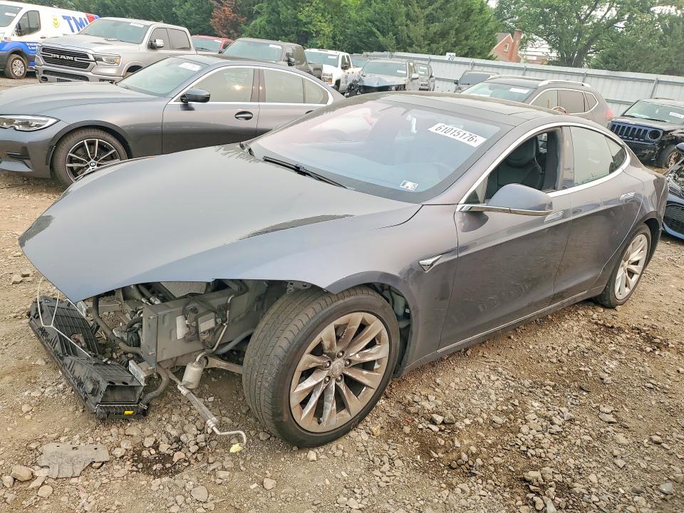TESLA MODEL S 2017 с VIN 5YJSA1E27HF201509 - Фото с аукциона