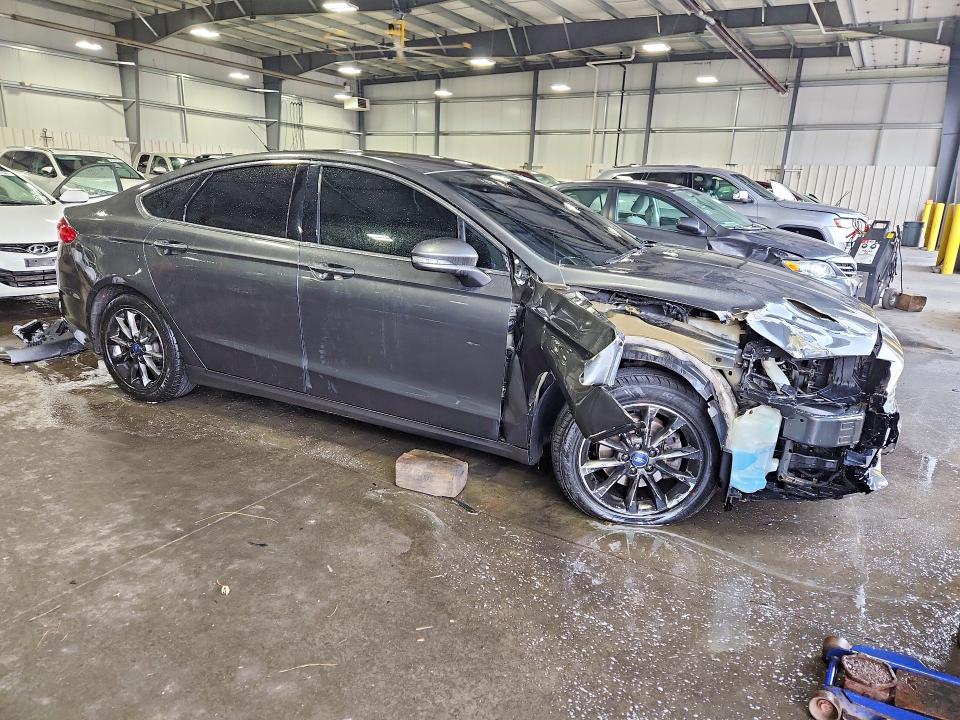 Photo 4 from auction – 2017 FORD FUSION with VIN 3FA6P0HD8HR229069