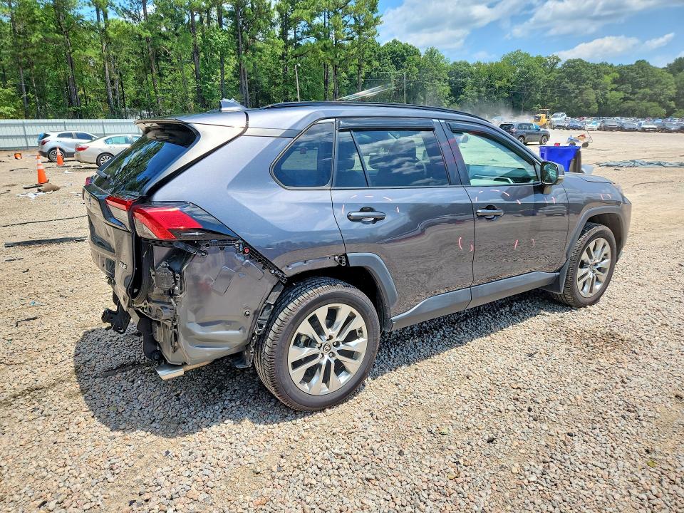 Photo 3 from auction – 2021 TOYOTA RAV4 with VIN 2T3C1RFV0MC172176