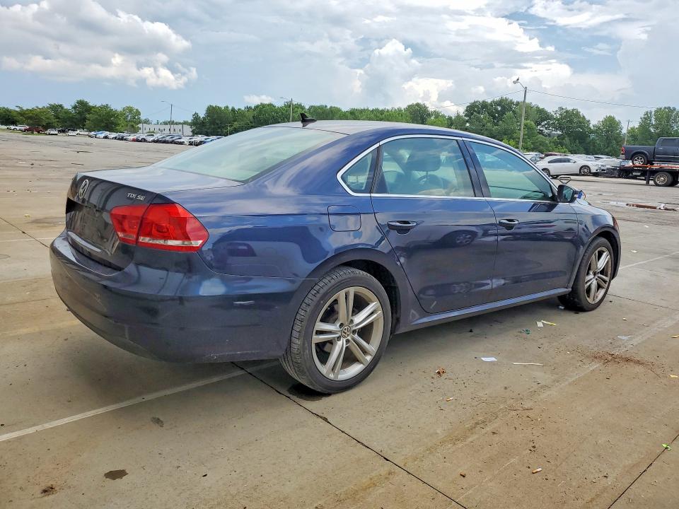Photo 3 from auction – 2015 VOLKSWAGEN PASSAT with VIN 1VWBV7A3XFC051327
