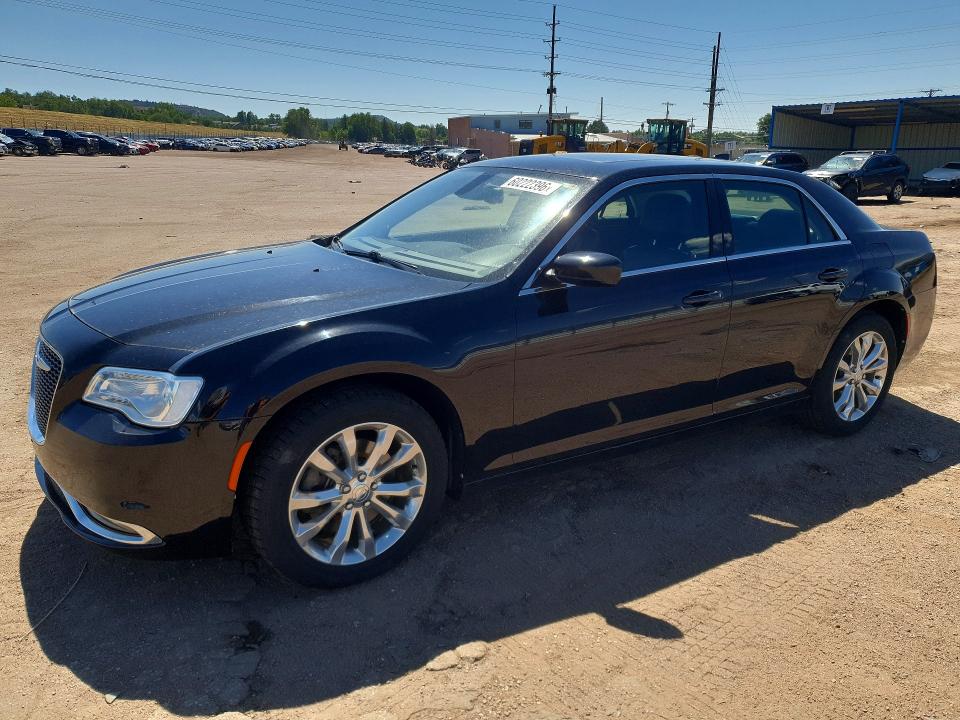 CHRYSLER 300 2018 with VIN 2C3CCARGXJH143095 - Photo from auction