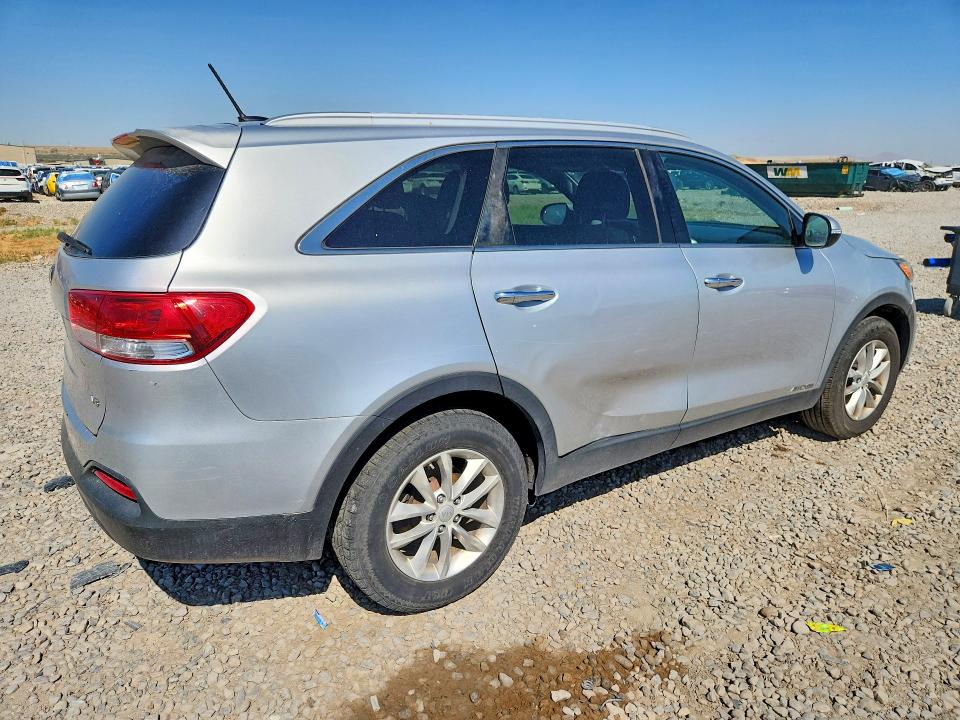Photo 3 from auction – 2017 KIA SORENTO with VIN 5XYPGDA5XHG233272