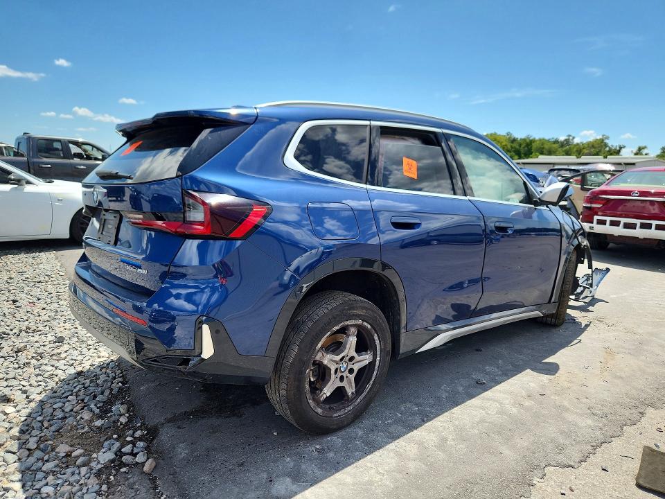 Photo 3 from auction – 2023 BMW X1 with VIN WBX73EF06P5V94510