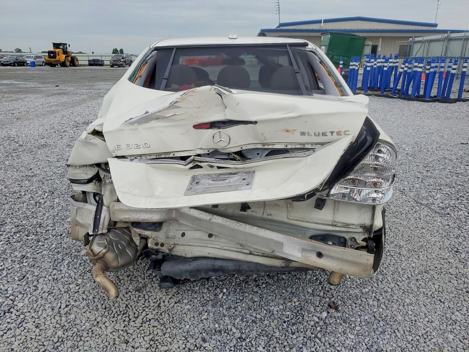Photo 6 from auction – 2008 MERCEDES-BENZ E with VIN WDBUF22X08B270110