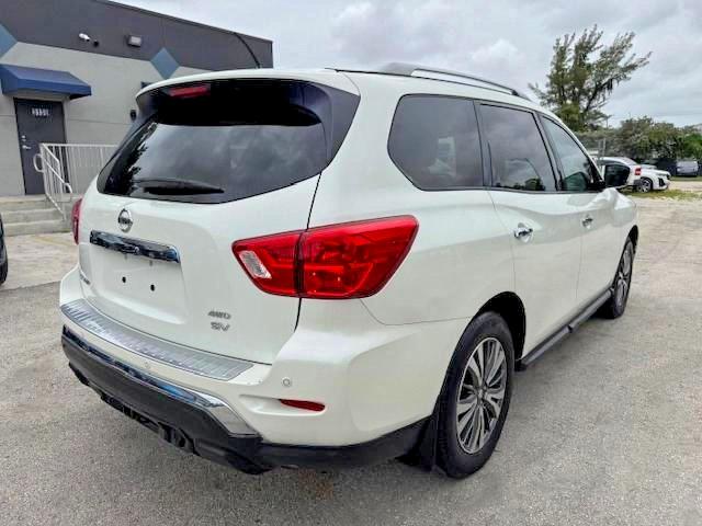 Photo 3 from auction – 2017 NISSAN PATHFINDER with VIN 5N1DR2MM1HC627750