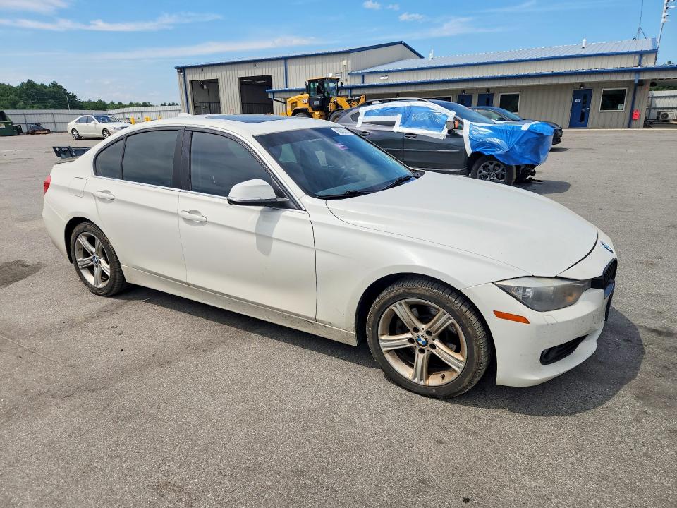 Photo 4 from auction – 2015 BMW 328 with VIN WBA3B5G59FNS14841