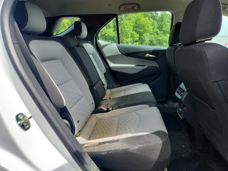 Photo 11 from auction – 2018 CHEVROLET EQUINOX with VIN 2GNAXREV6J6225659