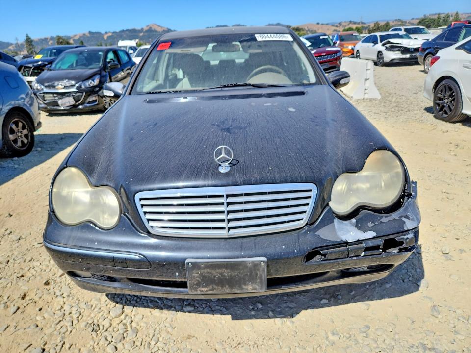 Photo 5 from auction – 2003 MERCEDES-BENZ C with VIN WDBRF84J53F438620