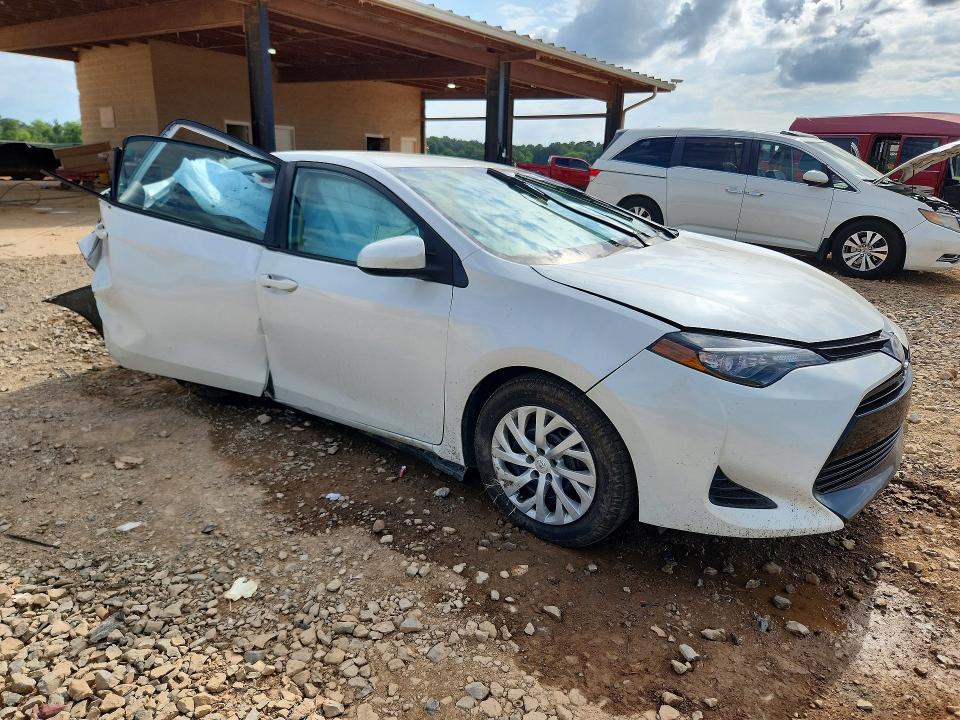 Photo 4 from auction – 2017 TOYOTA COROLLA with VIN 5YFBURHE5HP574807