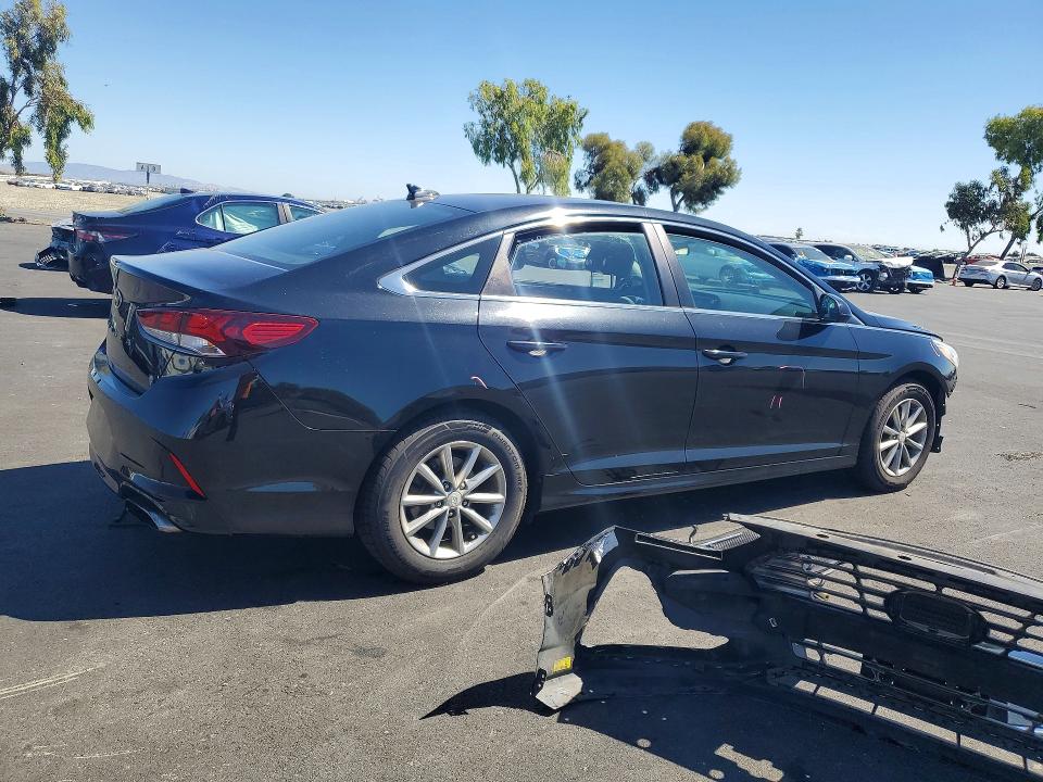 Photo 3 from auction – 2018 HYUNDAI SONATA with VIN 5NPE24AFXJH676549