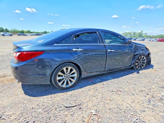Photo 3 from auction – 2011 HYUNDAI SONATA with VIN 5NPEC4AC5BH023180