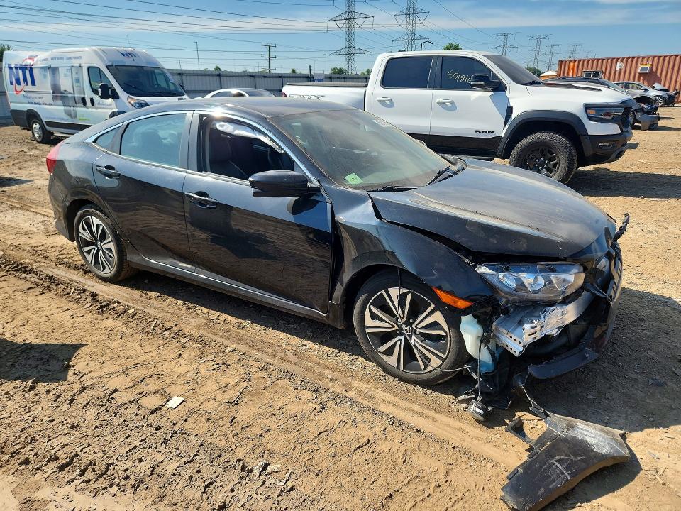 Photo 4 from auction – 2017 HONDA CIVIC with VIN 19XFC1F71HE019459