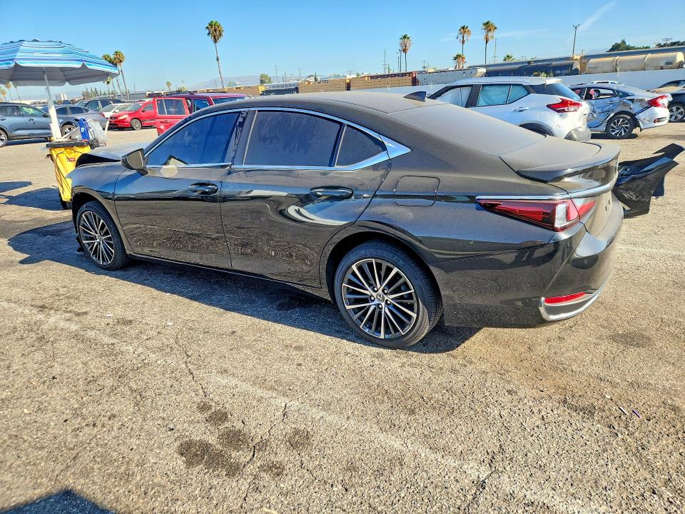 Foto 2 de la subasta – 2025 LEXUS ES 300H con VIN 58ADA1C16SU075679