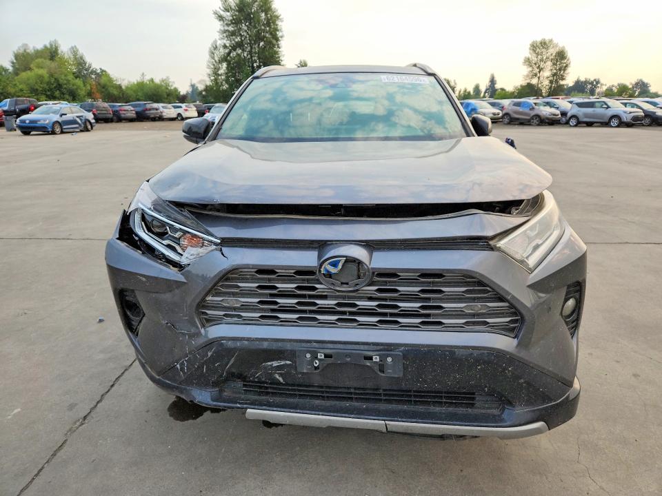 Photo 5 from auction – 2019 TOYOTA RAV4 with VIN JTMEWRFV2KJ019657