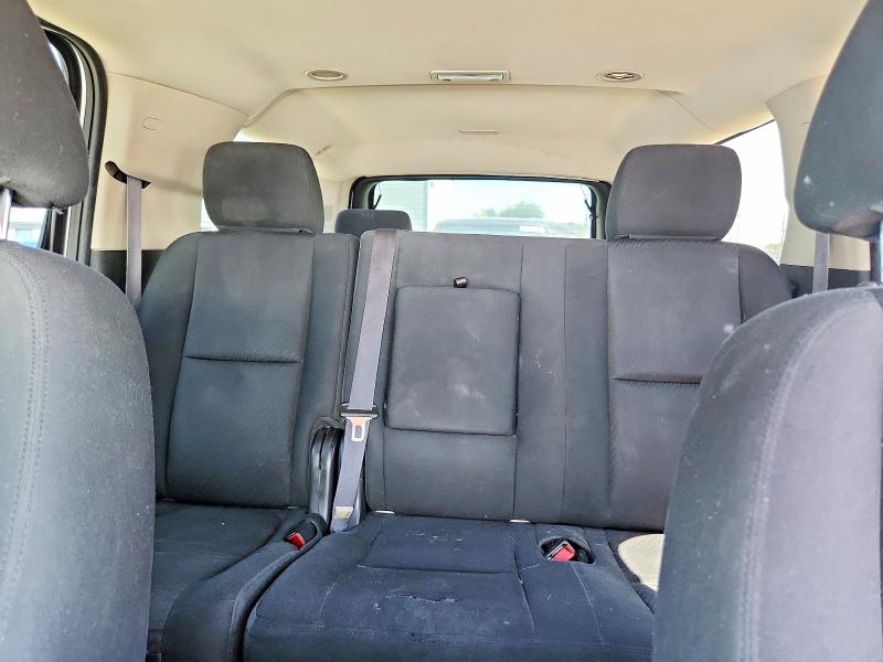 Photo 10 from auction – 2013 CHEVROLET SUBURBAN with VIN 1GNSKHE7XDR358044
